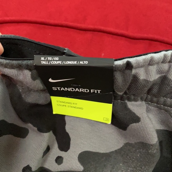 Mens NIKE CAMO TAPERED JOGGERS - Picture 5 of 7